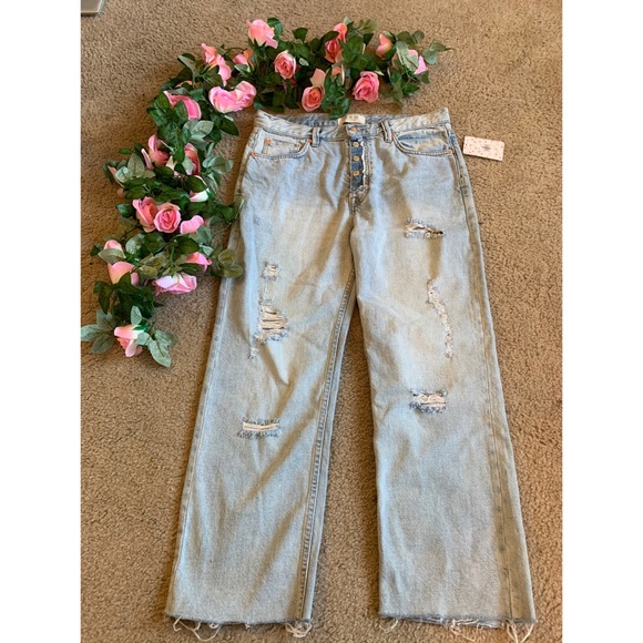 FREE PEOPLE MONTAUK JEAN NWT Cropped Distressed 29 - Picture 4 of 8